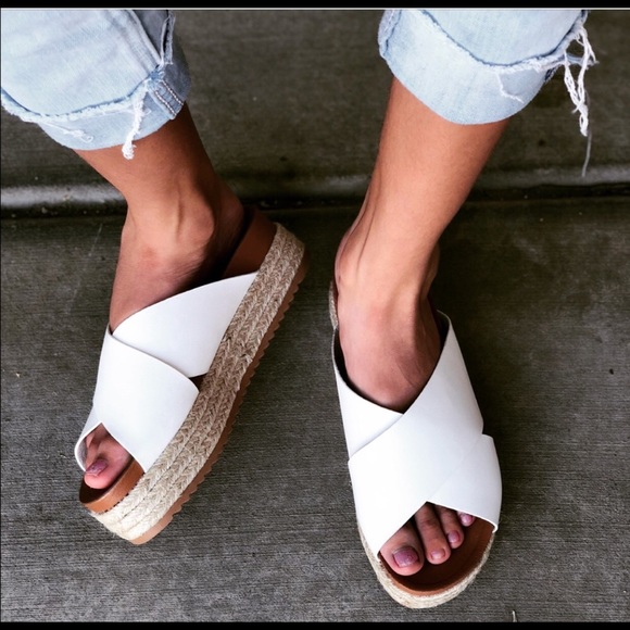 Shoes - 2X WHITE ESPADRILLE PLATFORM SLIDE ON SANDAL